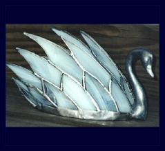 white glass swan 